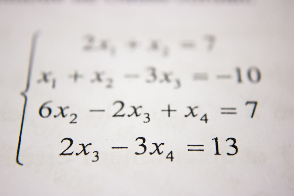 Visualisation abstraite de reseaux et graphes, symbolisant la conjecture CDC et les mathematiques par IA